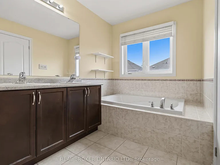 27 McCartney St #MAIN — Photo 26