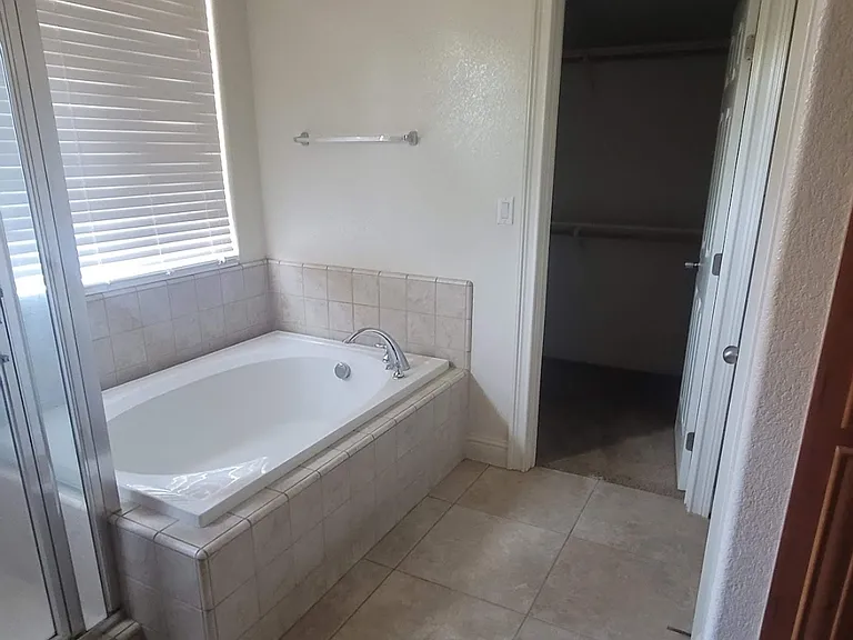 5606 Peach Tree Dr — Photo 6