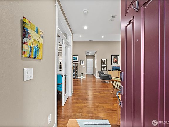 2nd image of 14317 Knoll Park Drive E