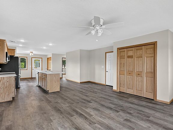 3rd image of 1503 Nokomis St
