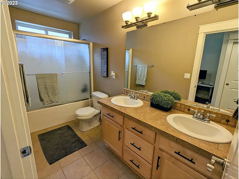 1302 SE 194th Pl — Photo 15