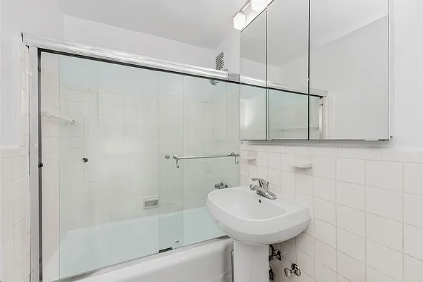 Rented by REAL New York | media 5