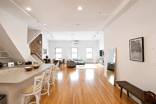 4 Bond St #PENTHOUSE Photo 1