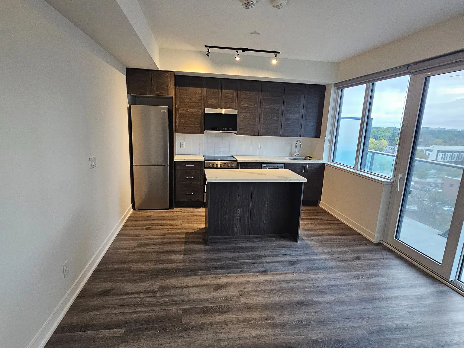 1 bed, $2,000 — Photo 2