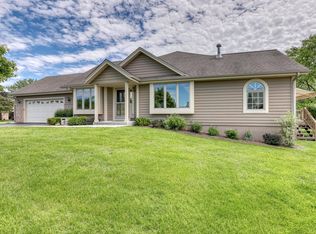 N22W24208 E Parkway Meadow Cir #B, Pewaukee, WI 53072