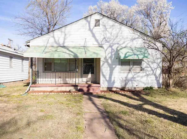 349 S Sunset St, Ponca City, OK 74601