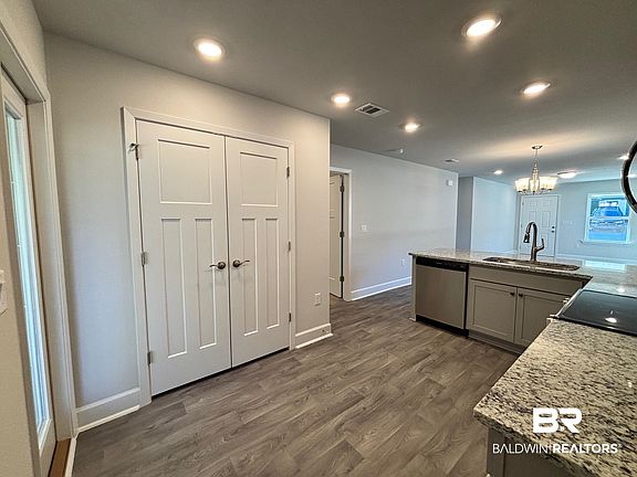 5th image of 74 Summer Oaks Dr