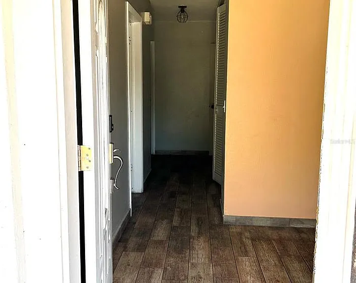 2152 Greenbriar Blvd — Photo 3