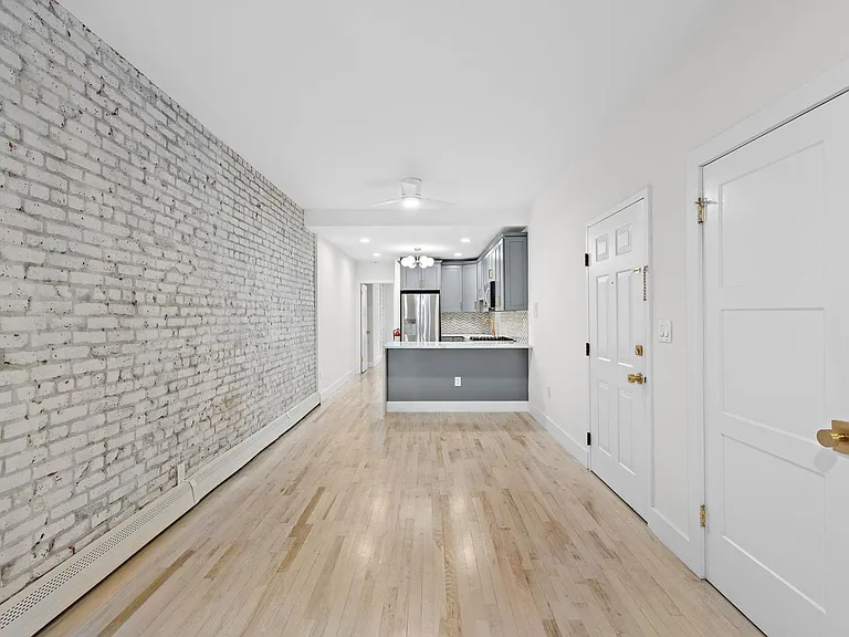 1120 Hudson St #4 — Photo 14