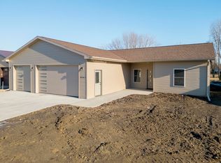 4467 Charm Dr, Waterloo, IA 50701
