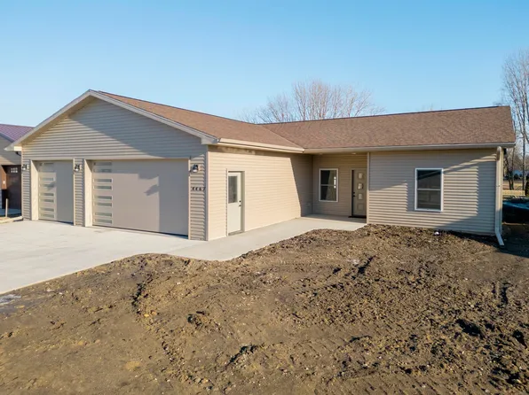 4467 Charm Dr, Waterloo, IA 50701