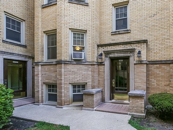 4th image of 419 Wisconsin Ave APT 1W