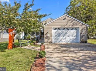 917 Oak Ave, Croydon, PA 19021