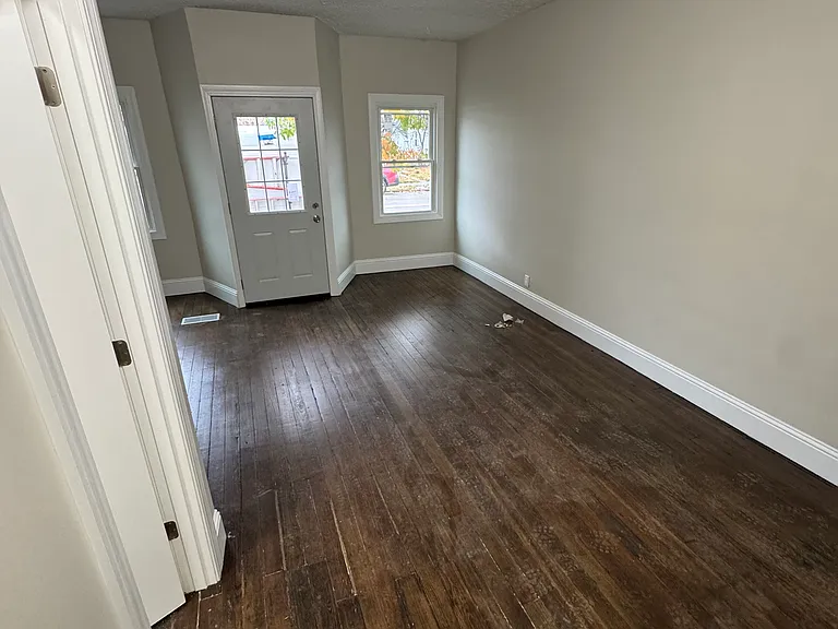 827 Franklin St — Photo 3