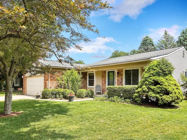 1157 Meadowcrest Dr, Waterford, MI 48327