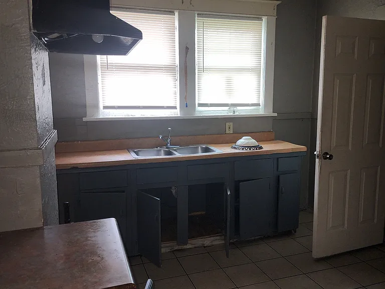 1066 Greenlaw Ave #1 — Photo 15