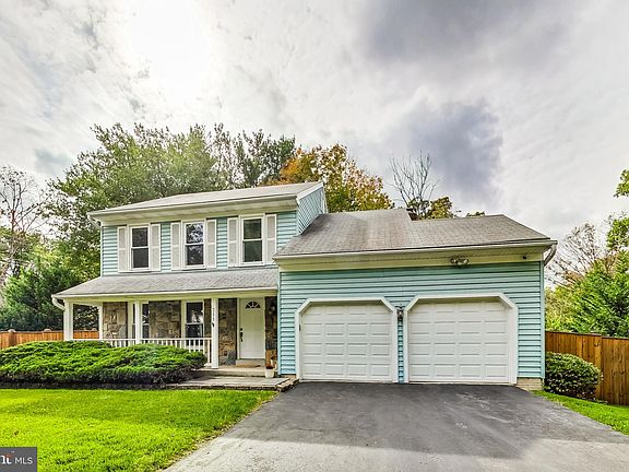 2nd image of 211 E Deer Park Dr