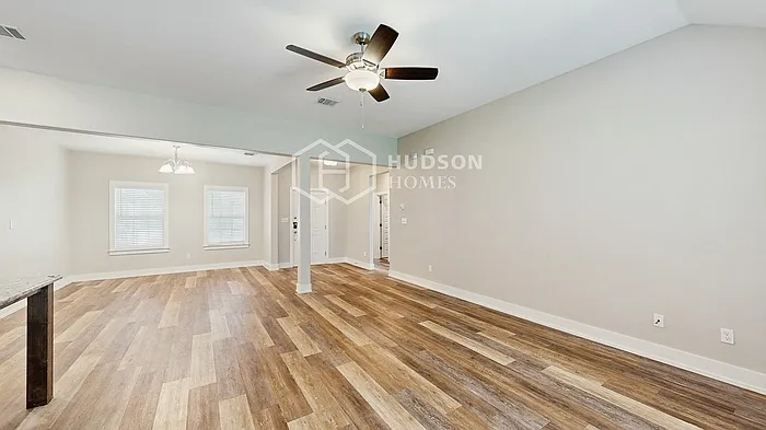 318 E Lake St — Photo 6