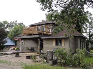 1032 5th Rd, Chapman, NE 68827