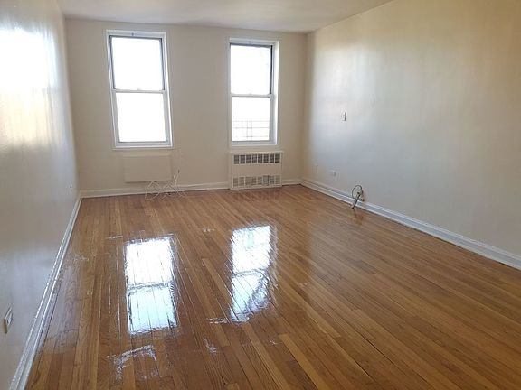 2nd image of 2020 Avenue V APT 3D