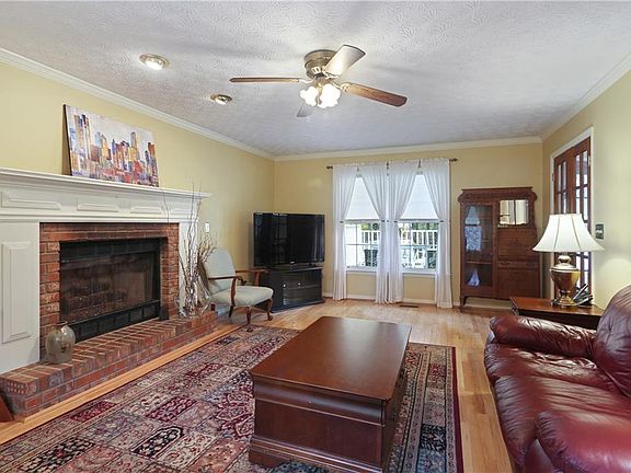 5th image of 1502 Rocky Creek Dr