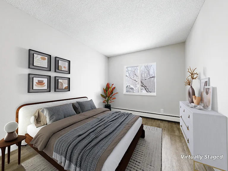 Marmont Apartments — Photo 18