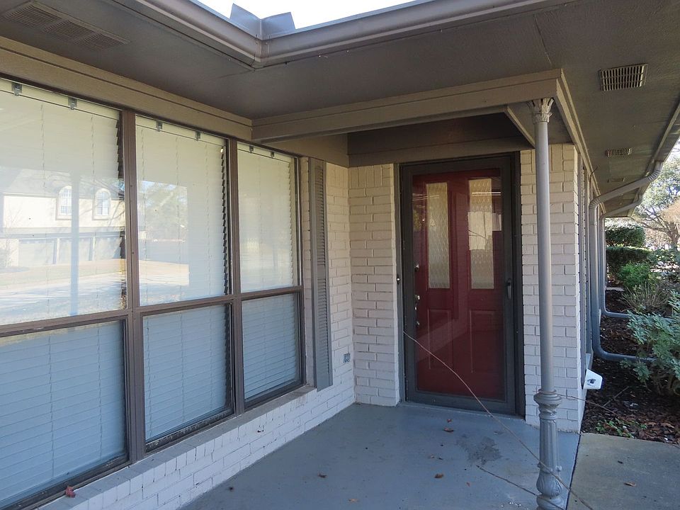 1st image of 520 Woodland Hills Dr