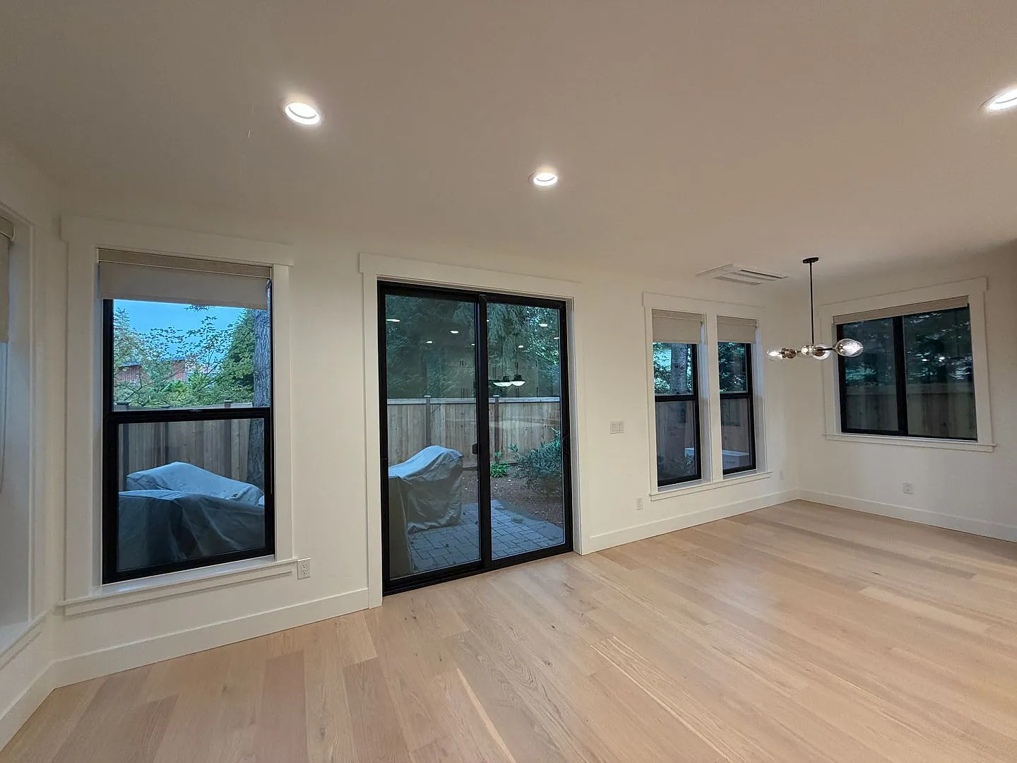 3Bd/2.5Ba Kirkland Home — Photo 3