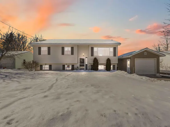 15 Sherry Ave N, Kentville, NS B4N 1Z6