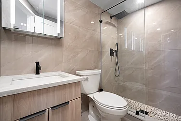 Rented by R New York