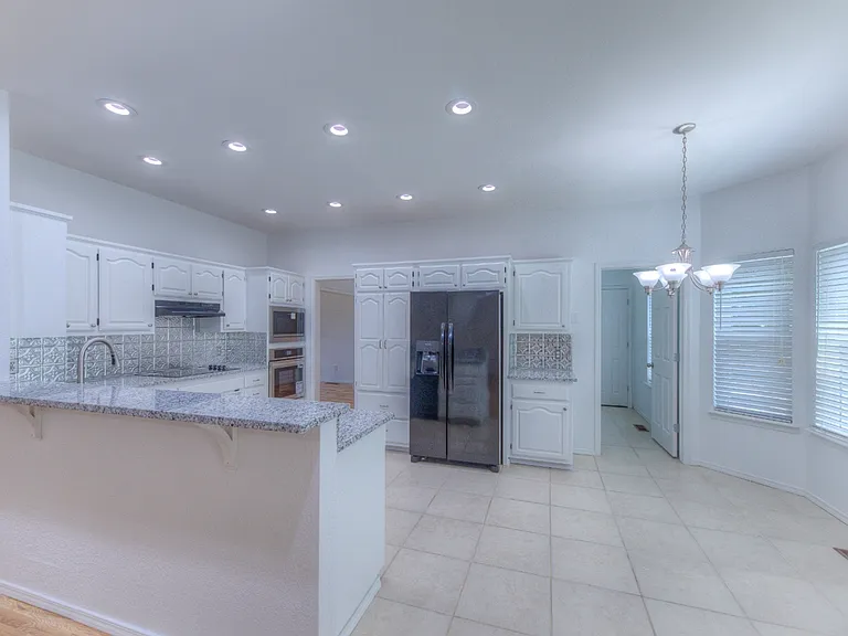 9215 S Erie Ave — Photo 5