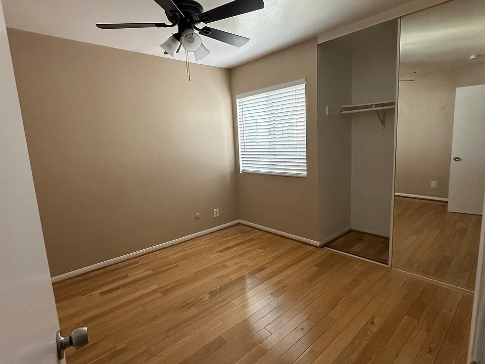 121 Sinclair Ave #201