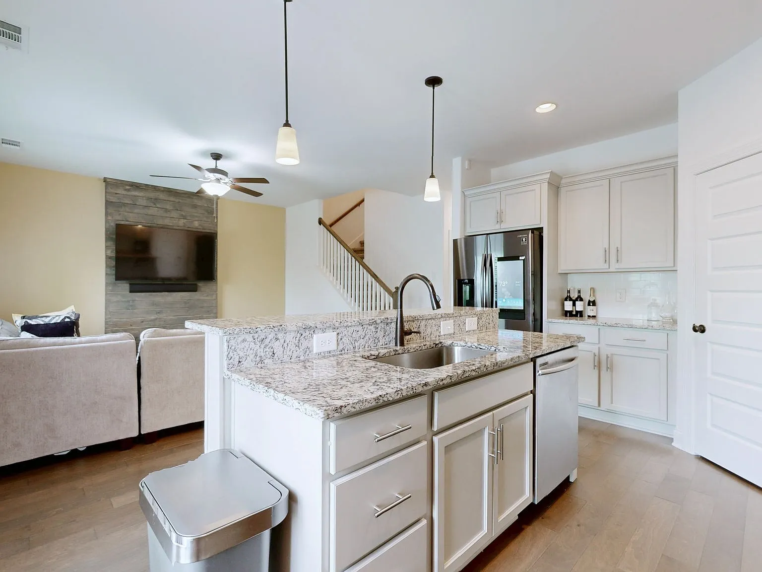3 bed, 2.5 bath, 1698 sqft, $2,700 — Photo 3