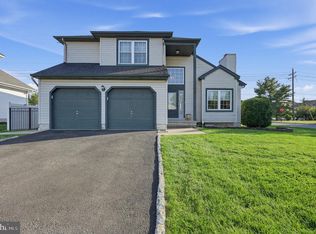 2 London Rd, Burlington, NJ 08016