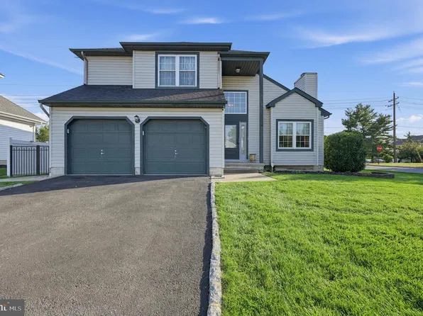 2 London Rd, Burlington, NJ 08016