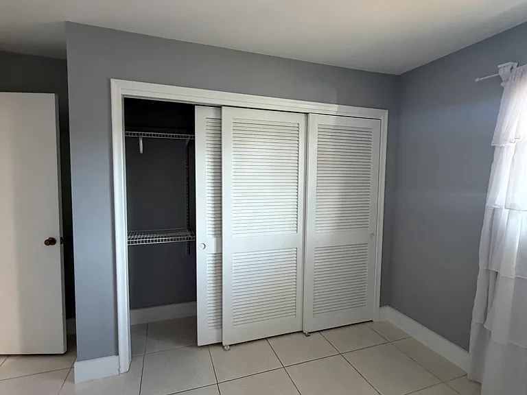 55 SE 14th St #107 — Photo 8