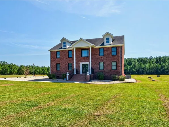 4040 Vicksburg Rd, Suffolk, VA 23437