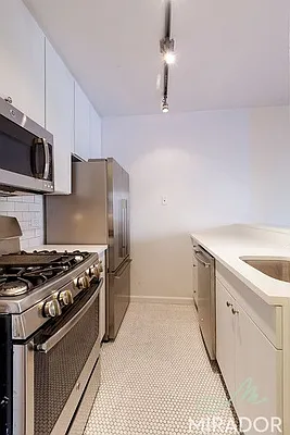 Rented by Mirador Real Estate | media 21