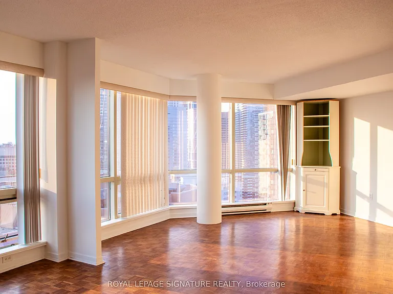 1001 Bay St #3403 — Photo 14