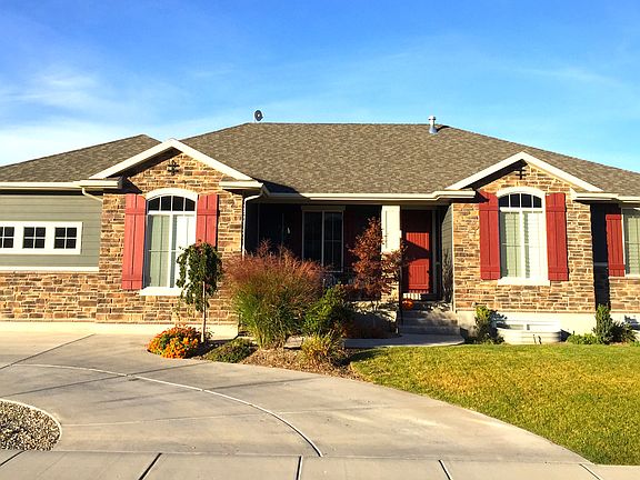 Large circular driveway
