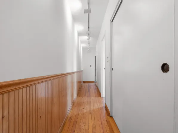 689 Ft Washington Avenue image 2 of 17