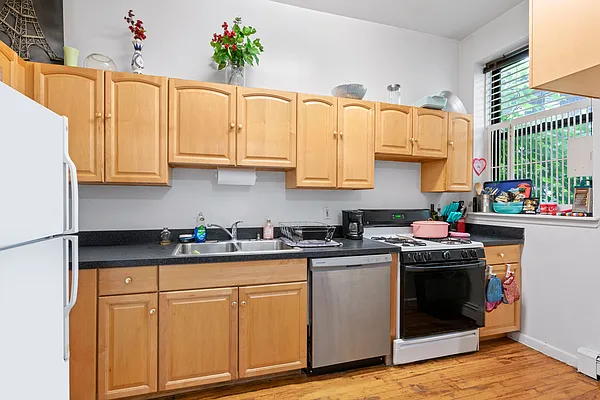 Sold by LG Fairmont Group | media 5