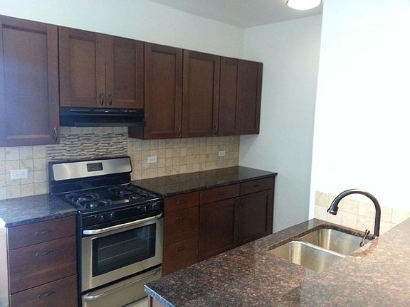 5th image of 4206 N Wolcott Ave APT 3