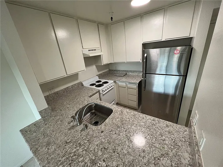 3830 Avenida Del Presidente #3830-34 — Photo 8