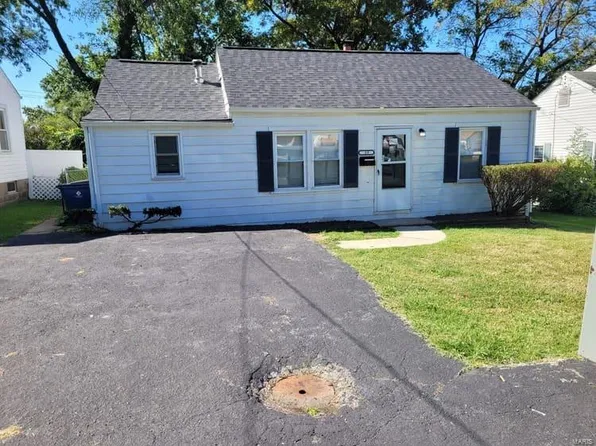 80 Reasor Dr, Saint Louis, MO 63135