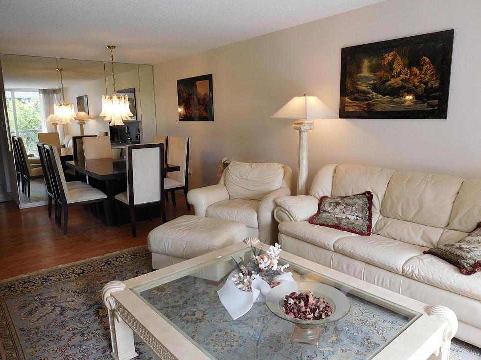 Living room & Dining room