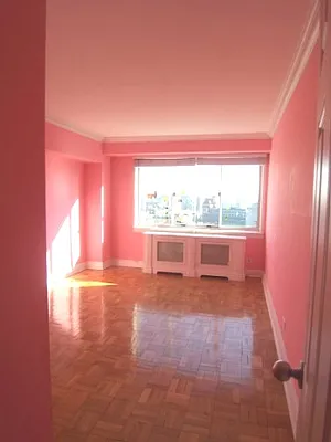 Rented by Stonehenge NYC LLC | media 13