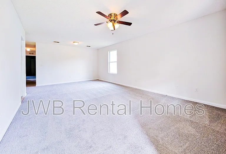 488 Arlington Rd — Photo 4