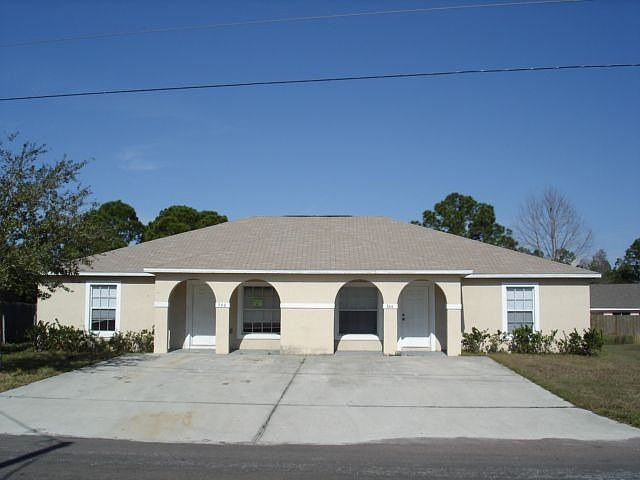 1st image of 364 Cocoa Ct