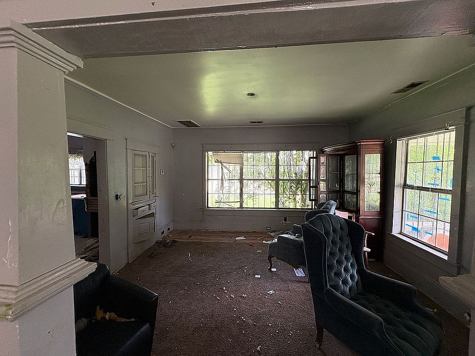 2nd image of 5 2nd Ave S